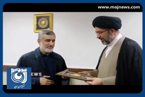 اهدای «نشان فاطمی» به فرمانده نیروی هوافضای سپاه + فیلم