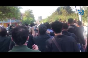 فیلم نوحه خوانی در مراسم تشییع جنازه مهدی شادمانی