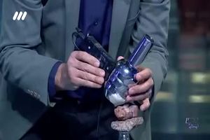 فیلم اجرای گروه پهلوانک های ایران زمین در قسمت پنجم از عصر جدید 3