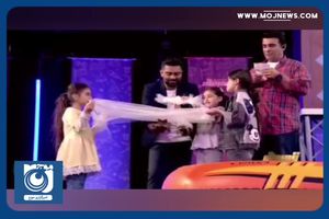 متوسل شدن مجری شبکه سه به واژه‌های عجیب برای خنداندن حضار روی آنتن! + فیلم