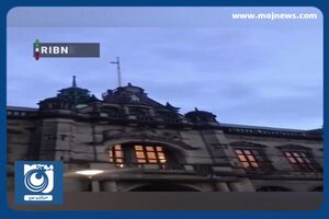 پایین کشیدن پرچم رژیم اشغالگر اسرائیل در شفیلد انگلیس + فیلم