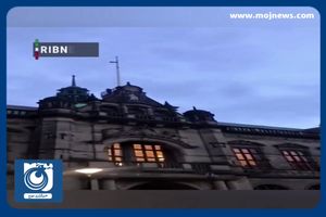 پایین کشیدن پرچم رژیم اشغالگر اسرائیل در شفیلد انگلیس + فیلم