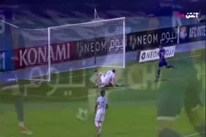 فیلم گل دوم الاهلی عربستان به استقلال توسط عمر السومه