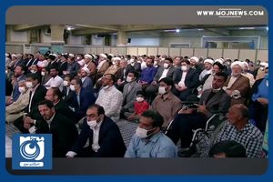 نوای "لَبَّیْکَ اللَّهُمَّ لَبَّیْکَ" در حسینیه امام خمینی (ره) + فیلم