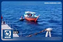 امدادرسانی ناوشکن الوند نداجا به لنج حادثه دیده ایرانی + فیلم
